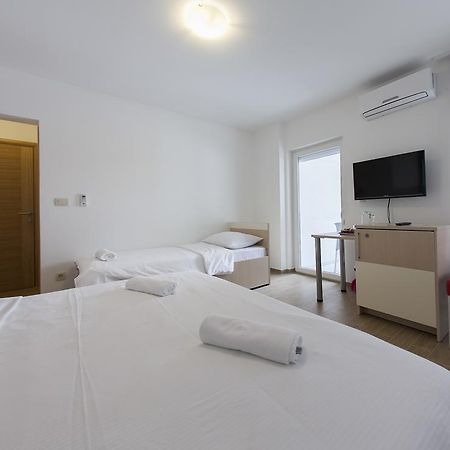 Villa Klara Guest House Baška Voda Dış mekan fotoğraf