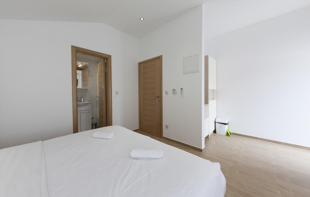 Villa Klara Guest House Baška Voda Dış mekan fotoğraf