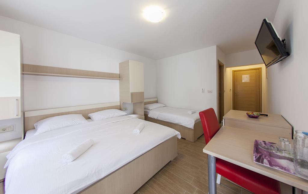 Villa Klara Guest House Baška Voda Dış mekan fotoğraf
